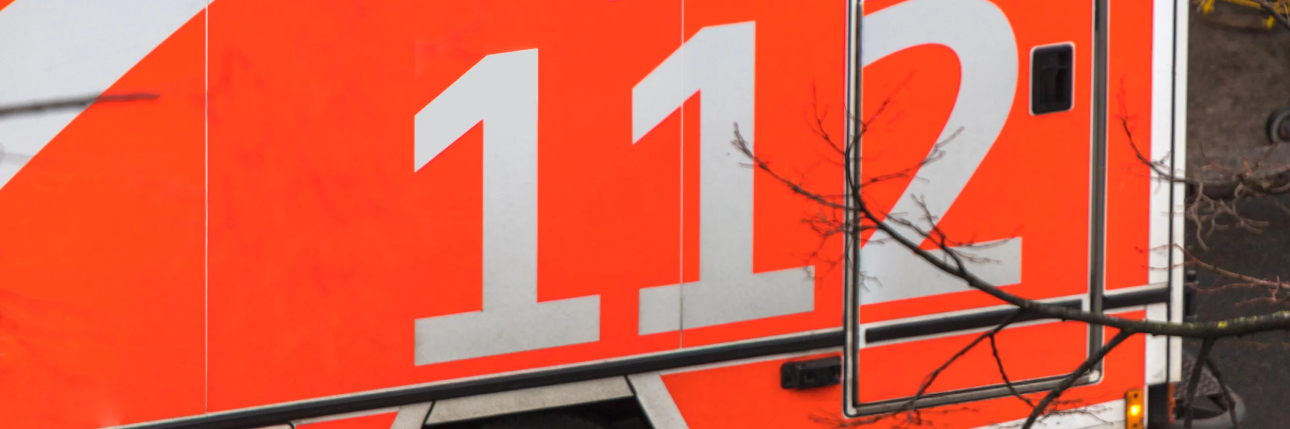 awaria numeru 112. potrzebujesz pomocy dzwoń pod 999