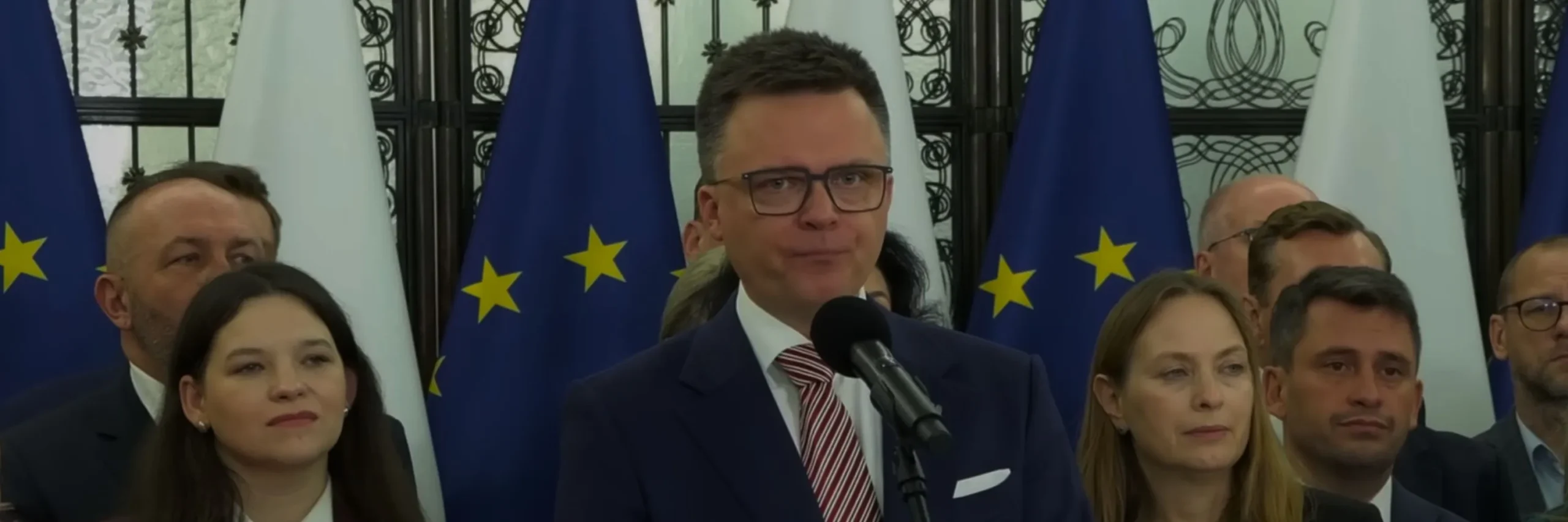 szymon hołownia podpisał rezygnację z funkcji marszałka sejmu